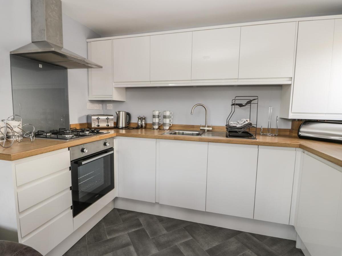 Manor Heath Apartment 4 Скарбъро Екстериор снимка