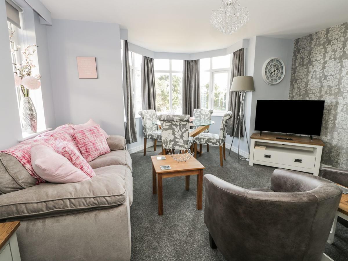 Manor Heath Apartment 4 Скарбъро Екстериор снимка