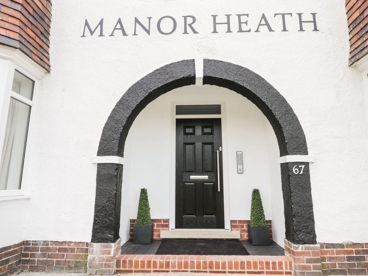 Manor Heath Apartment 4 Скарбъро Екстериор снимка